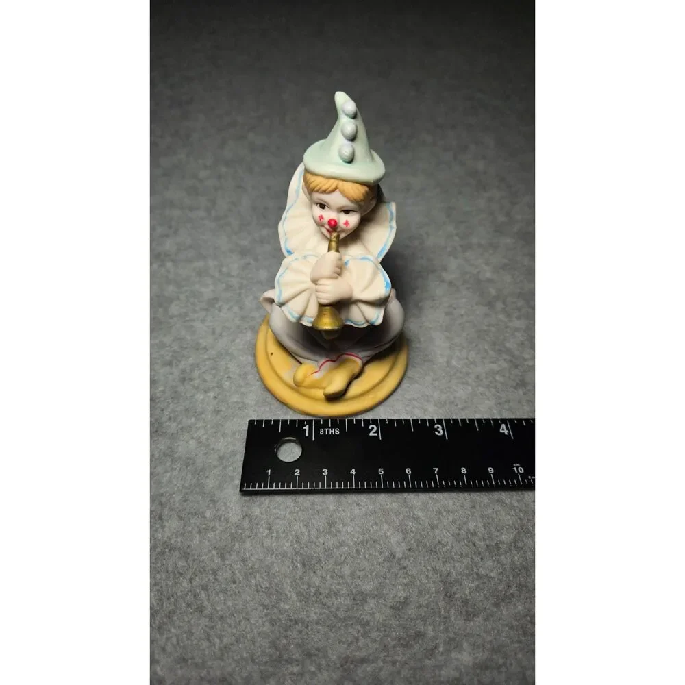 Vintage Bisque Porcelain Pierrot Clown Figurine Playing Horn Trumpet 5